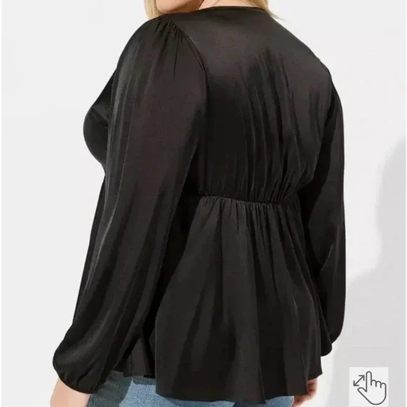 🌴Torrid NWT Satin Button Front Top 5X/28 in Deep Black - Picture 2 of 6